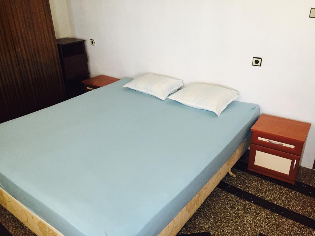 Petrovi Guest House Obzor Quarto foto