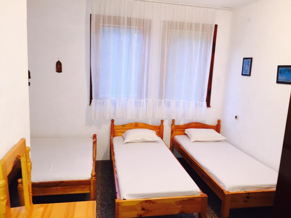 Petrovi Guest House Obzor Quarto foto
