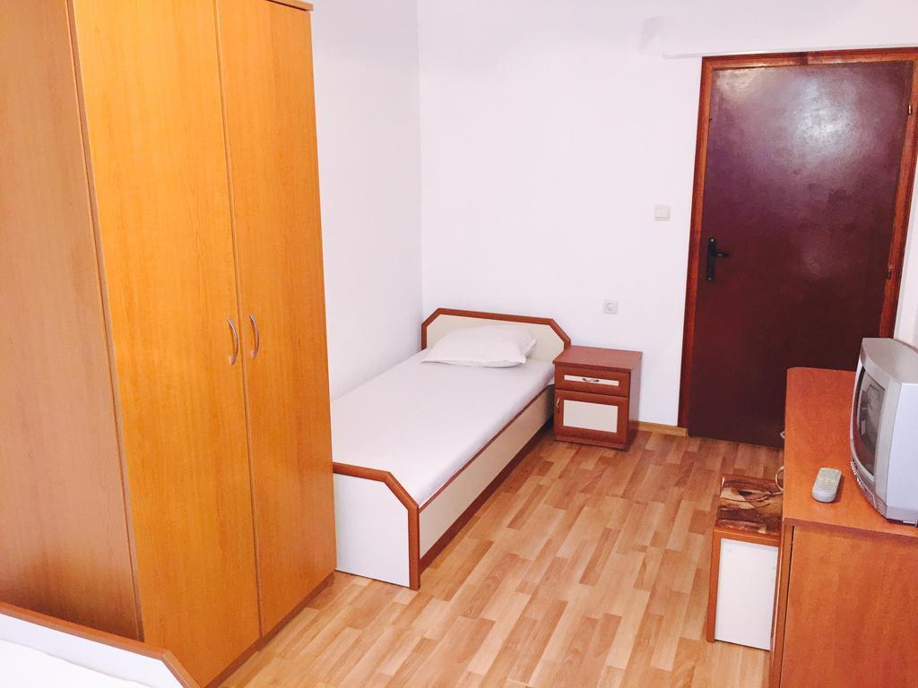 Petrovi Guest House Obzor Quarto foto