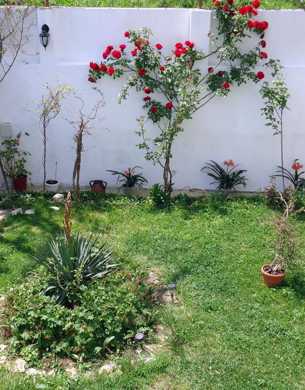Petrovi Guest House Obzor Exterior foto